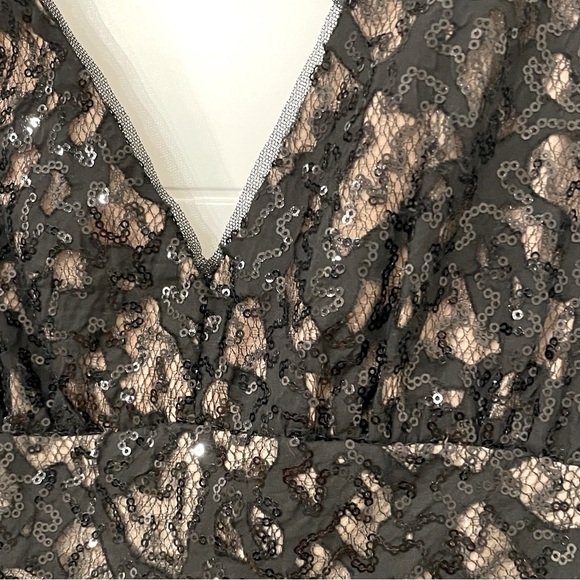 🖤BCBG Maxazria black cocktail dress with sequins.  Beautiful open back.  Size 2 - Picture 4 of 6